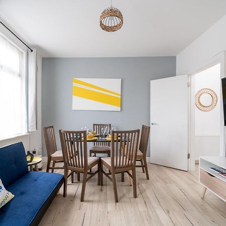 Modern 2 Bed East London Home By Rebby Properties Sleeps 5 Near Canning Town Station Exterior photo
